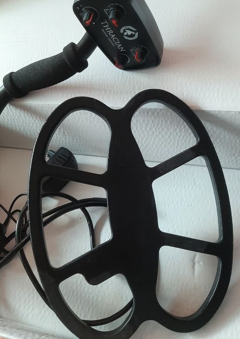 металотърсач THRACIAN  детектор за метали с дискриминация