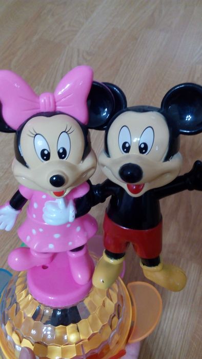 Количка с дистанционно, Музикална и танцуваща с диско-светлини играчка