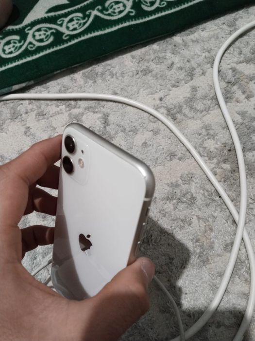 Продам Iphone 11