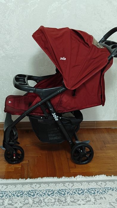 Продам коляску joie