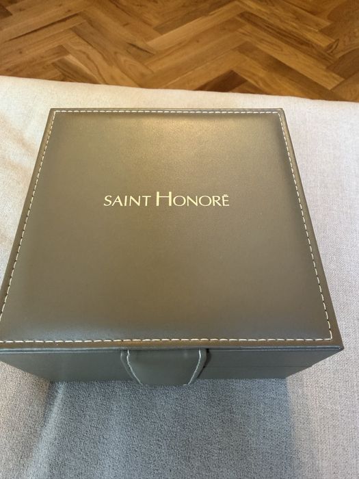 Продам часы Saint Honore