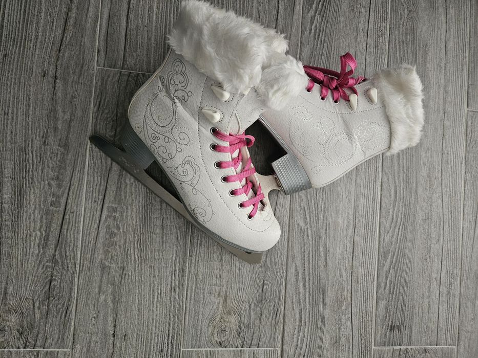 Patine imblanite Oxelo, mar 39, ca noi!