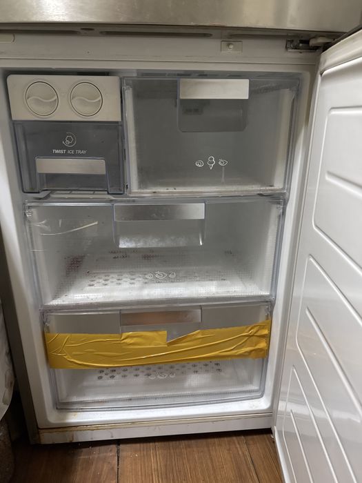Продам холодильник LG
