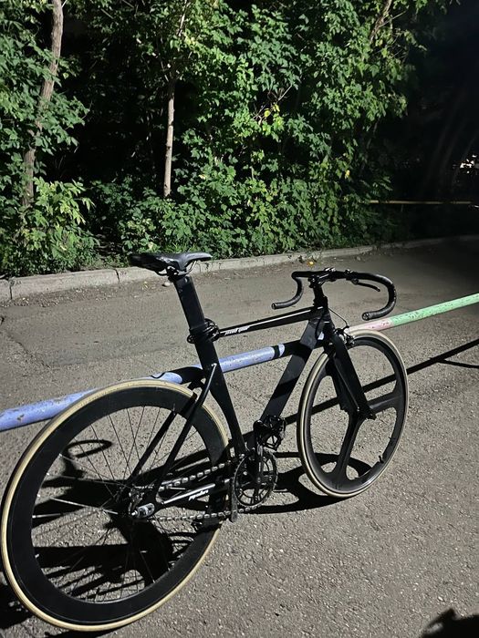 Фикс      черный