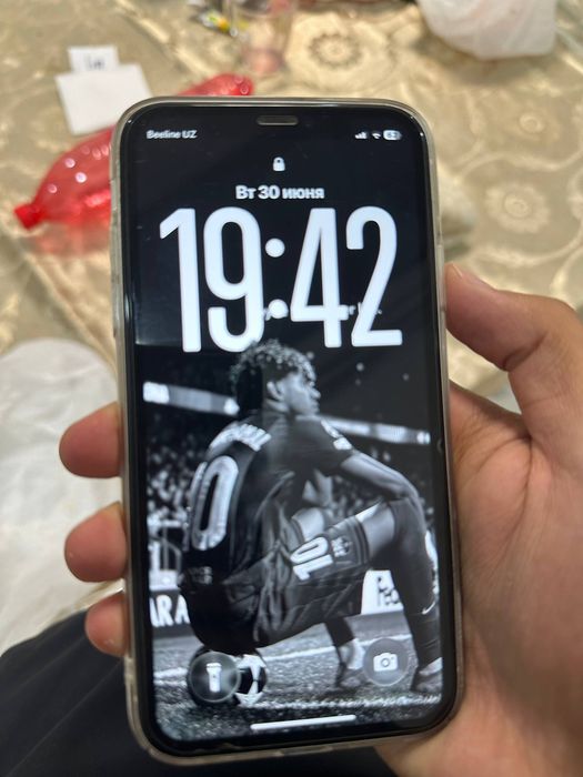 Iphone 11 yomkst 72% karobka dakument hamma joyi radnoy 2.5 mln som…..