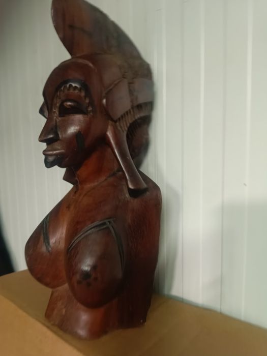 Голяма дървена статуетка на племето  Фулани