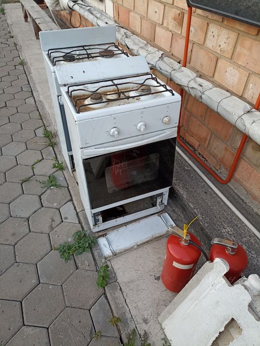 Продам две газовые плиты