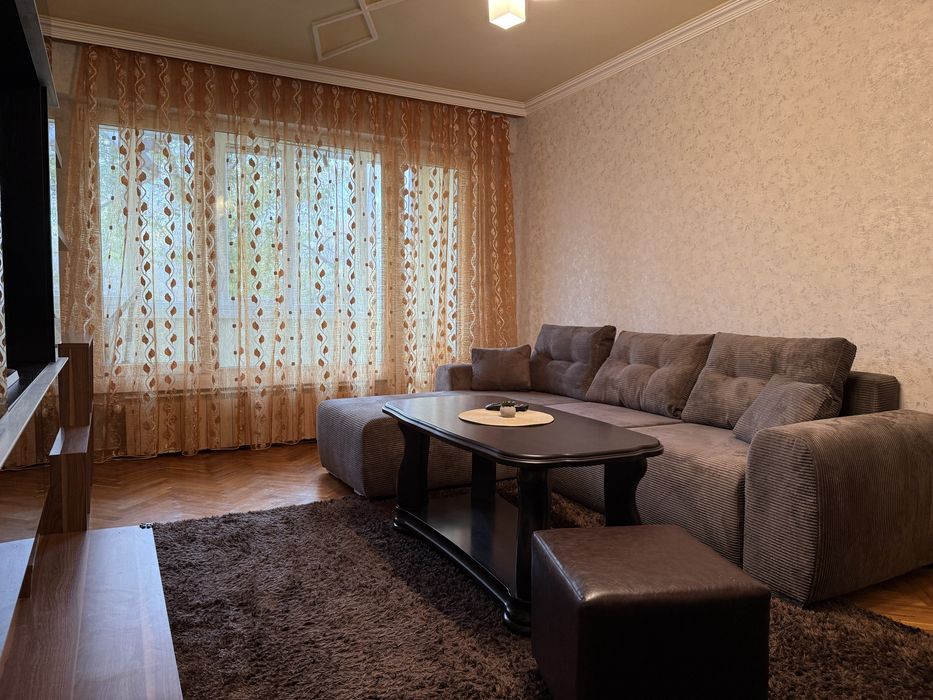 Дава се под наем Двустаен апартамент в Перник, Изток - 68 кв.м за 450 € - Снимка #5