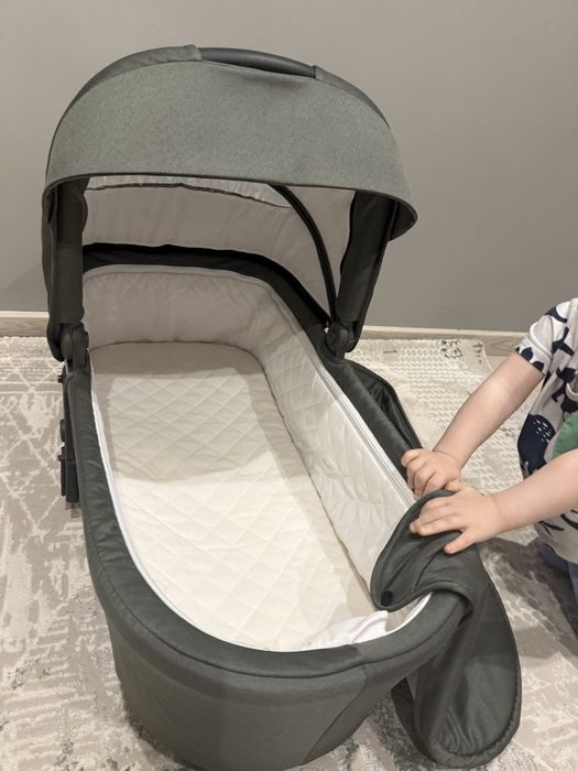 Коляска детская б/у в отличном состоянии