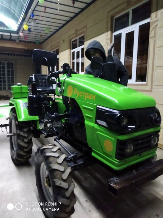 Traktor. Ishlaydi. Xamma joyi soz holatda. Chizili puligi freziri