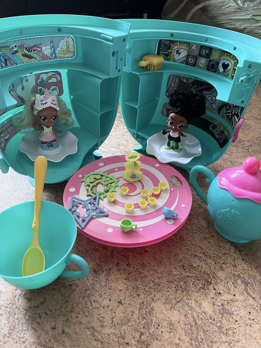 Продам красивый набор кукол