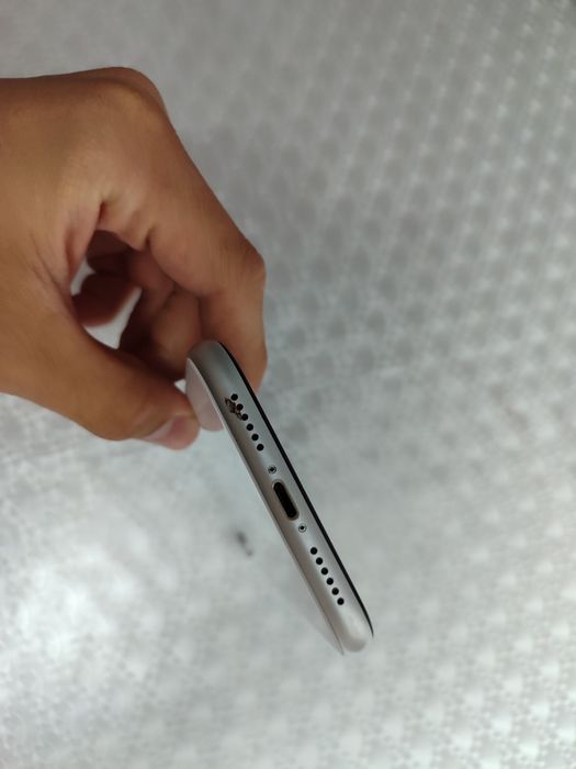 iPhone XR 64GB White