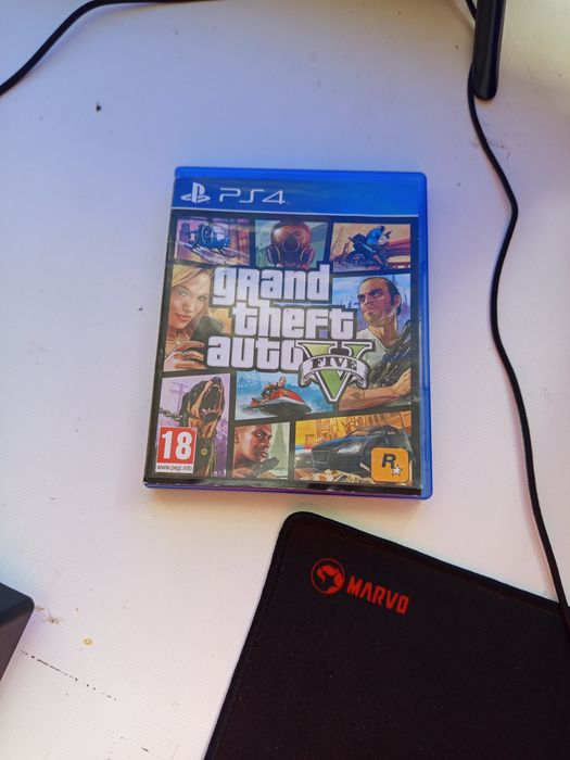 PlayStation 4 много запазен без никакви забекежки