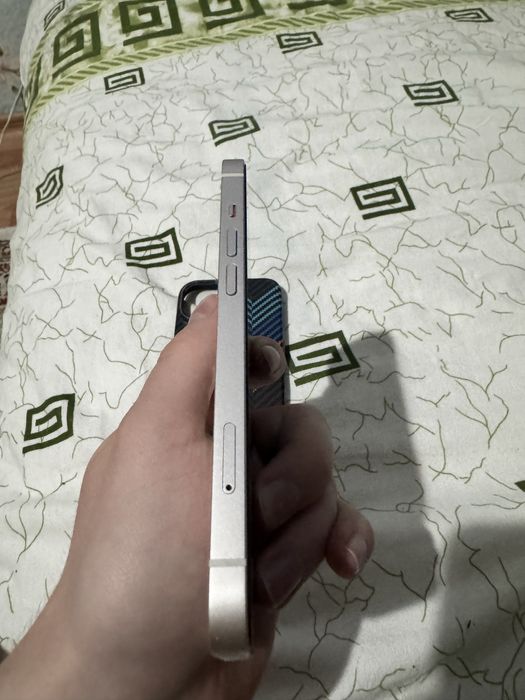 iPhone 13 белый 128