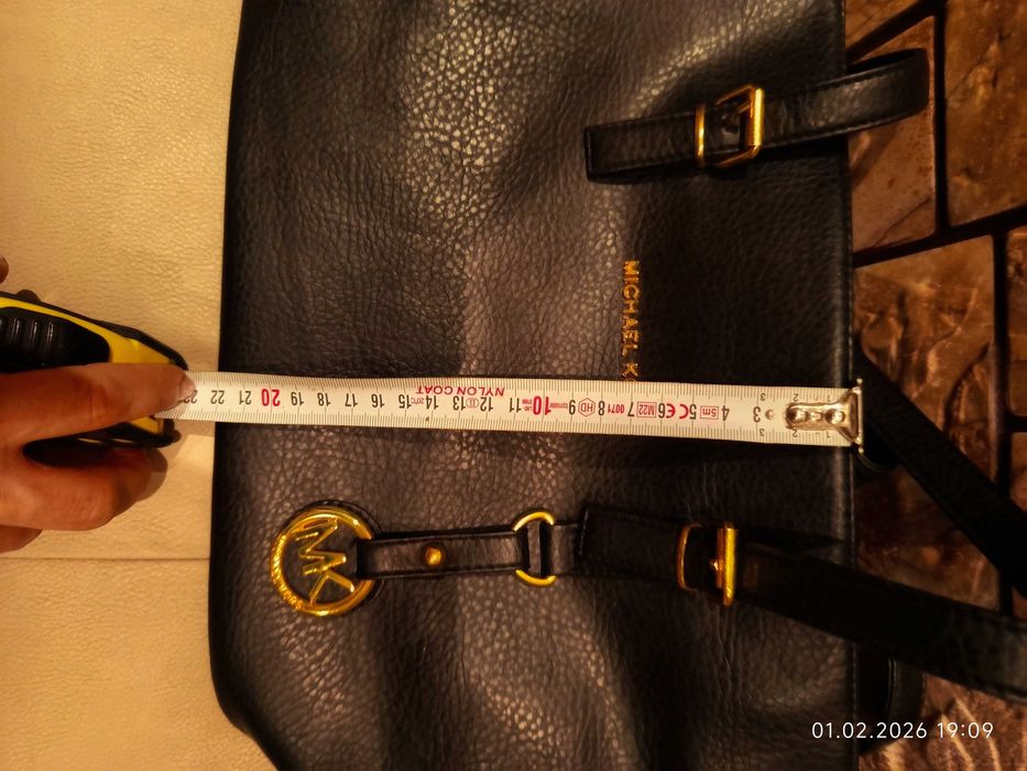 Черна чанта Michael kors