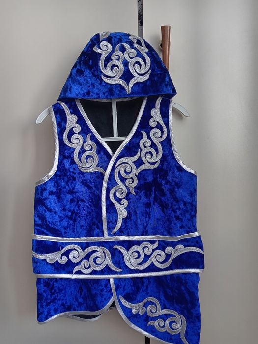 Продам детские костюмы