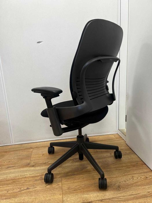 Refurbished Steelcase Leap V2