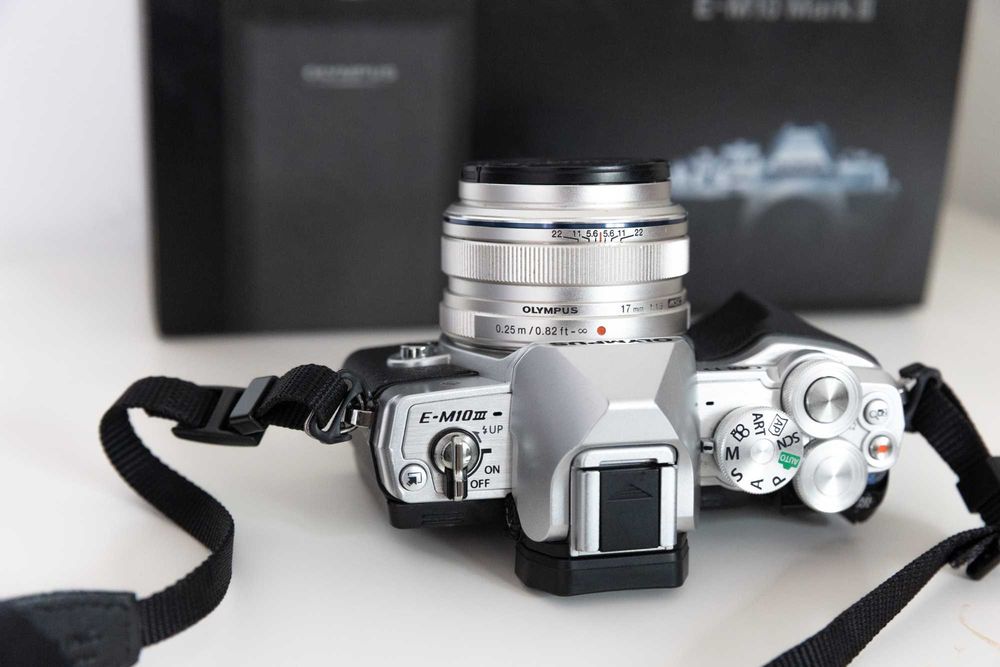 Olympus OM-D E-M10 Mark III + Olympus 17mm f/1.8 – kit complet