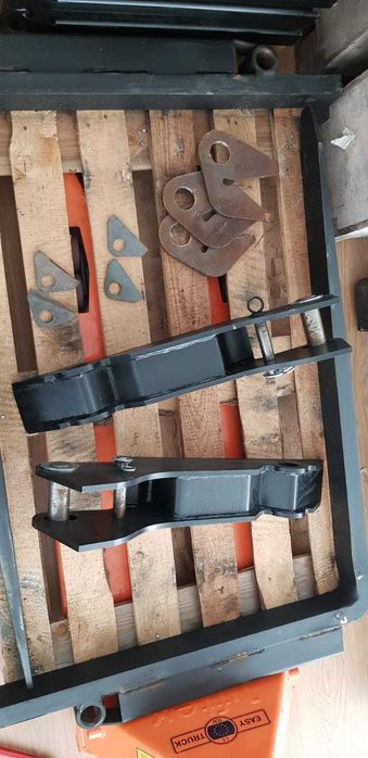 Furci buldoexcavator-STOC furci paletizate lame ghiare sarcina 2t