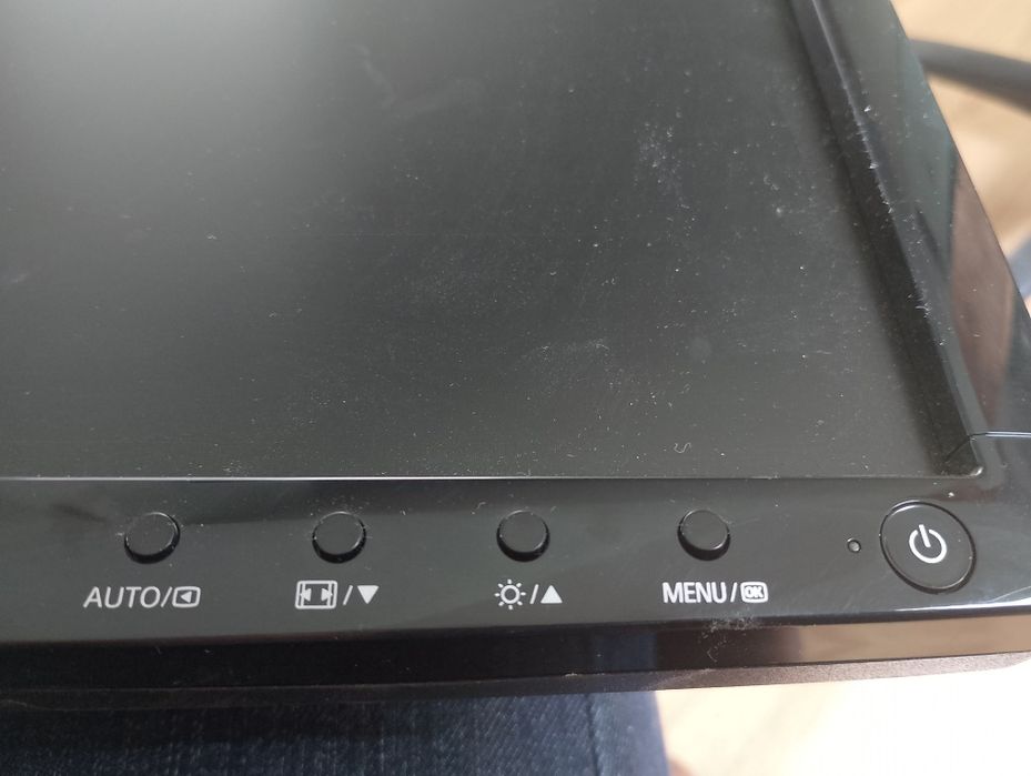 Монитор Phillips 201e1