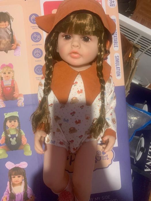 кукла в подарочной коробке