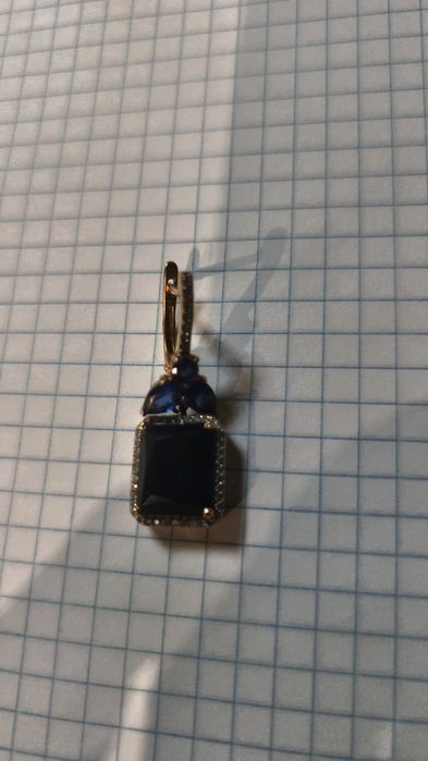 Золотые серьги .