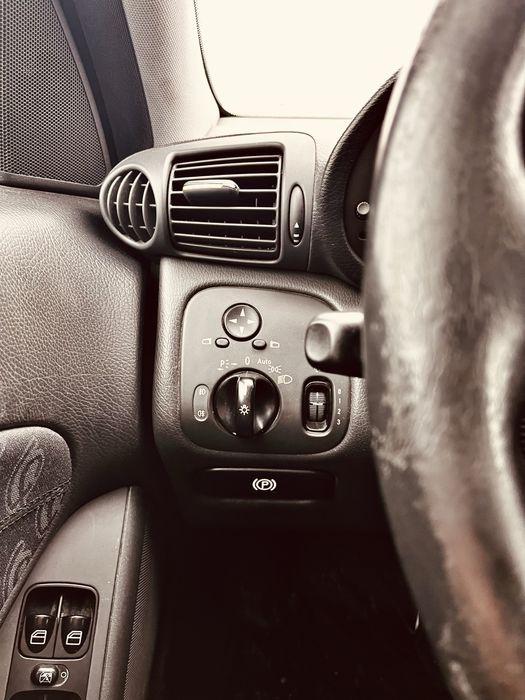 Mercedes C180 Kompressor CITITI DESCRIEREA