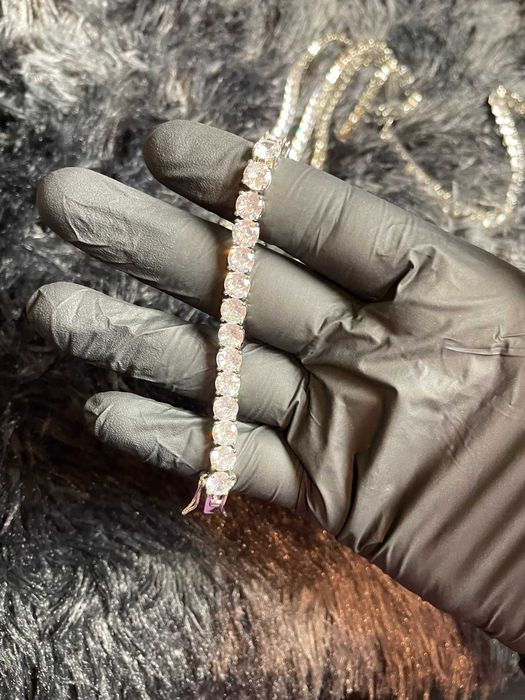 Сребърна тенис гривна с цирконии