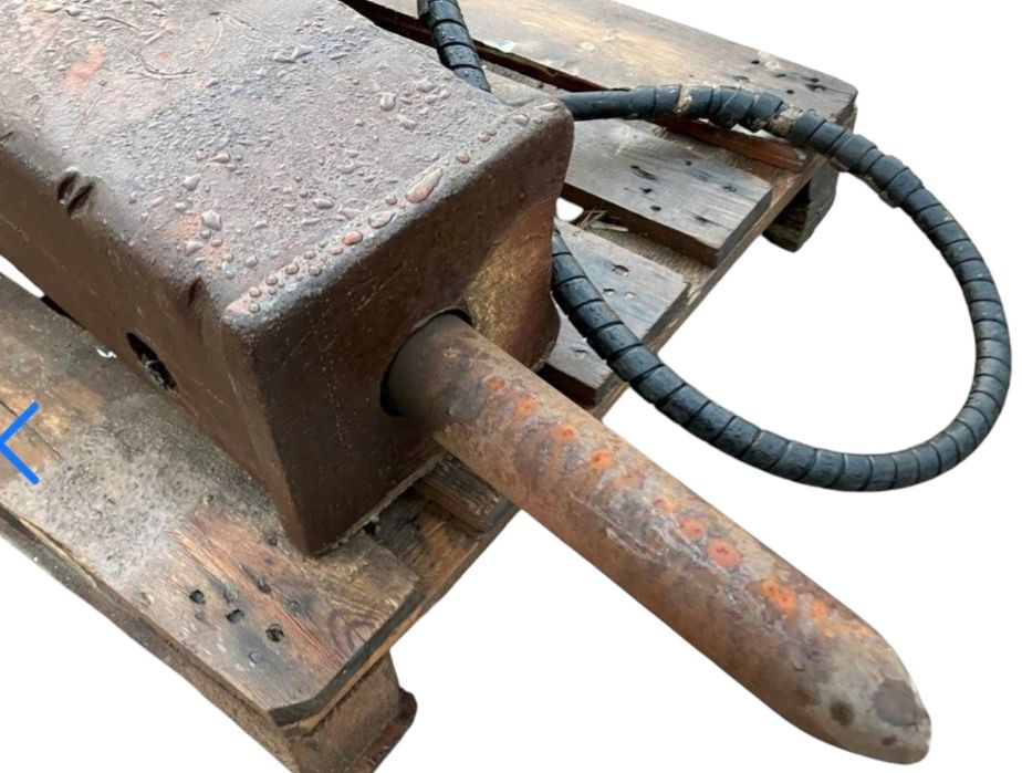 Ciocan hidraulic Arden AB352 ideal buldoexcavator sau excavator 4-8t