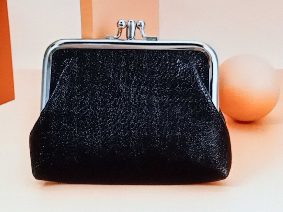 Дамски кожени портмонета