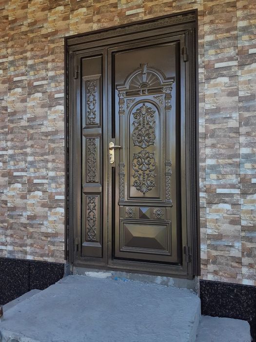 Eshik va romlar o‘rnatish xizmati.