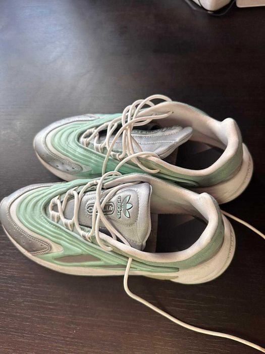 Vand adidas-originals-ozelia-trainers-in-green-tones