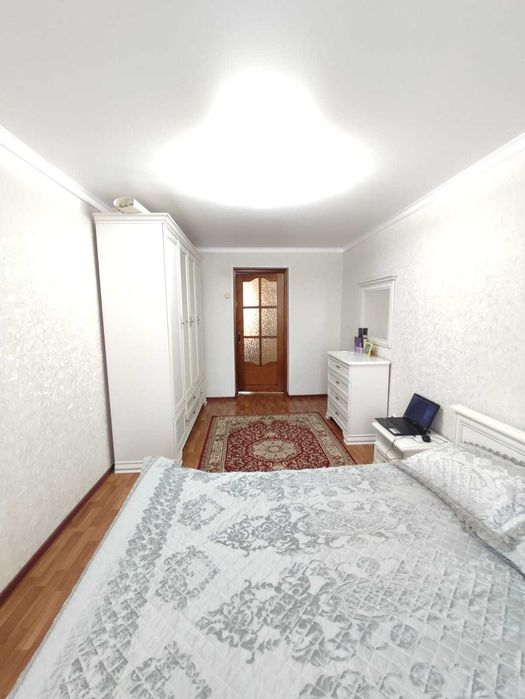 продается 4 комнатная квартира