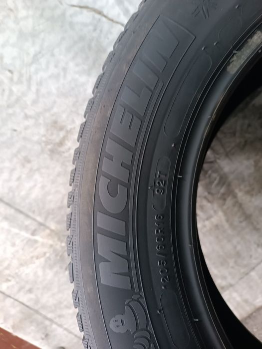 205/60/16 Michelin