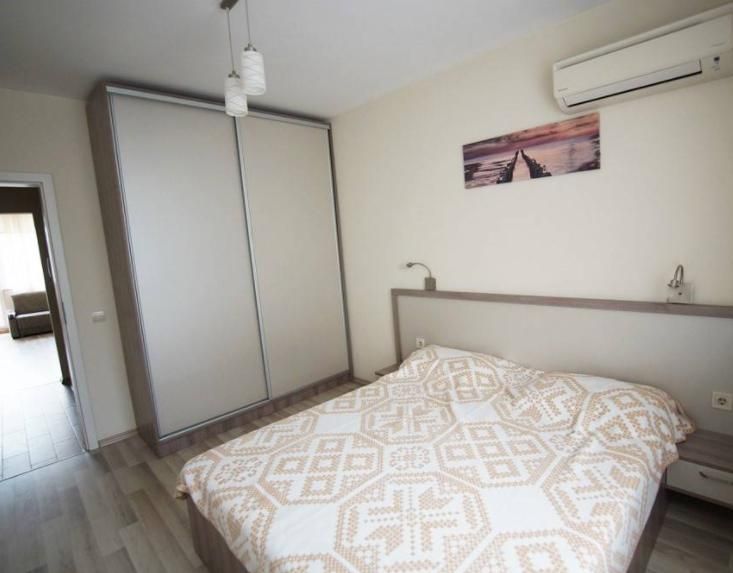 Дава се под наем Двустаен апартамент в Бургас, Лазур - 52 кв.м за 459 € - Снимка #3