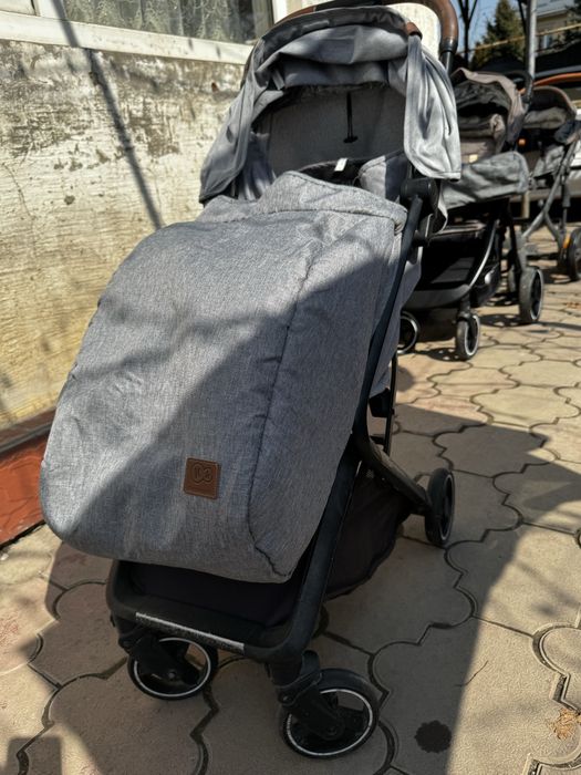 Продам прогулочную коляску