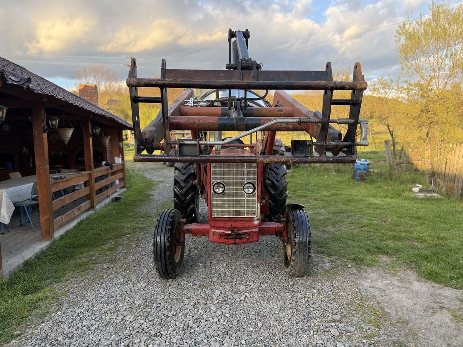 Tractot International 624