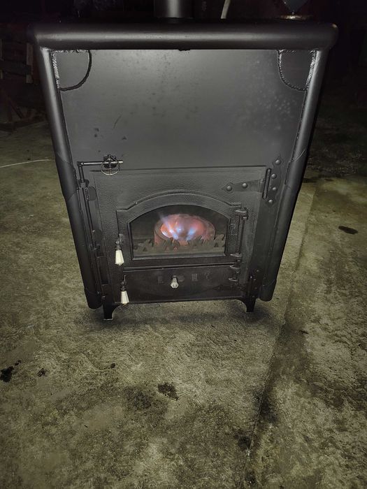 Șemineu de metal cu arzător de 30 kw