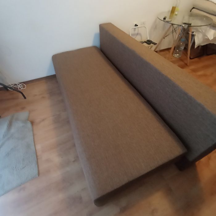 Разтегателен диван