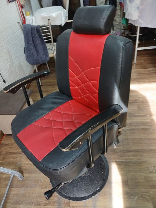 Комплект Кресло тумбочка зеркало для салона красоты