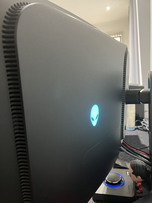 Извит gaming монитор  QD-OLED DELL Alienware AW3423DWF 34", 4K UHD (3440x1440)