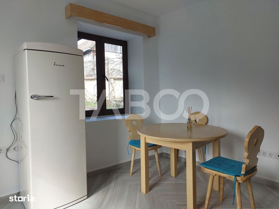 Casa 58 mp cu gradina 300 mp pet friendly central Cisnadioara