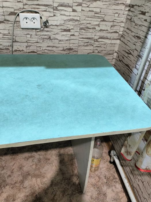 Стол для кухни или