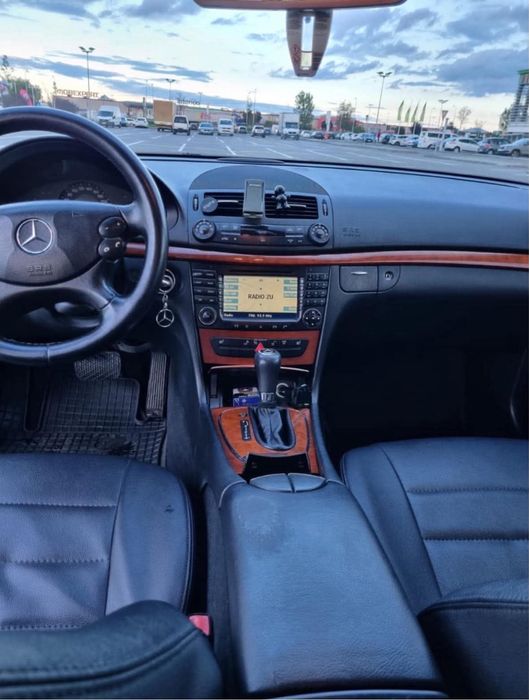 Mercedes E220 CDI W211 170 CP Automată | 2008 | Piele | Navi | 327.000 km