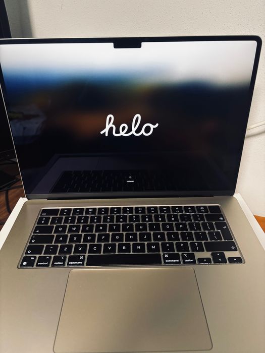 MacBook Air 15" M2 (2023) | Space Grey | Cutie și Accesorii Originale