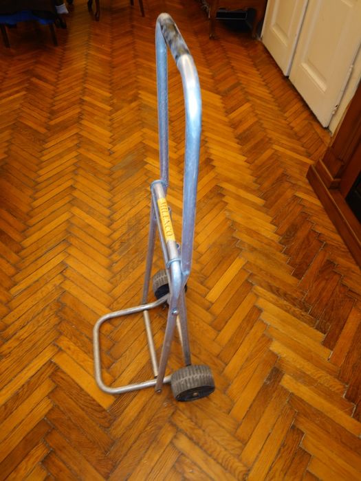 Cărucior pliabil de piață