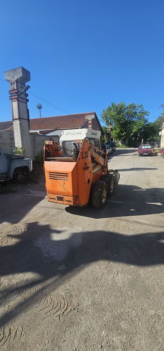 Bobcat мини челен товарач