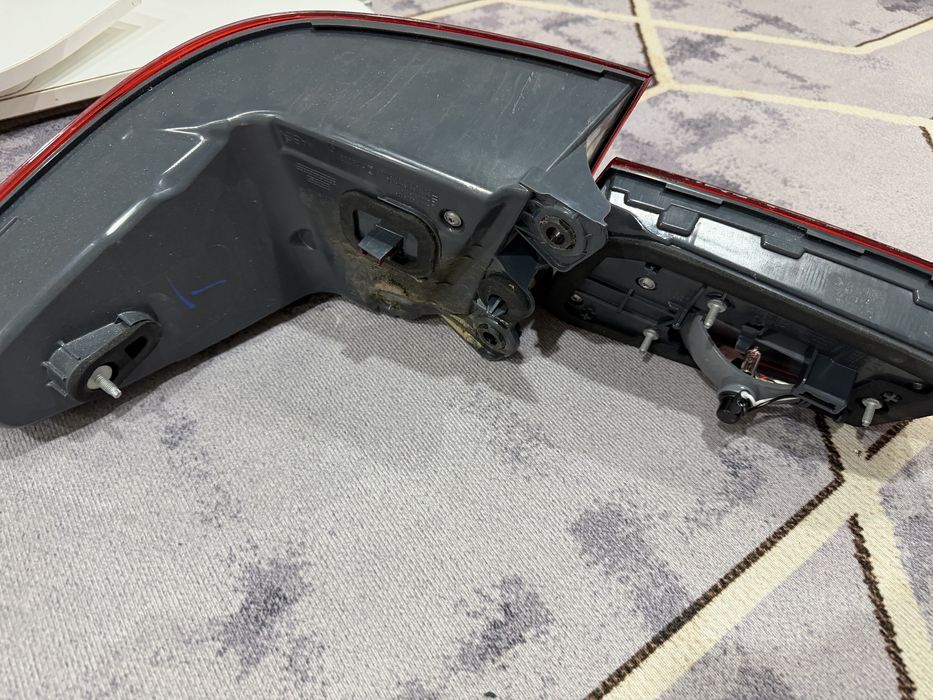 Фары в оригинале весь комплект продажа срочная!