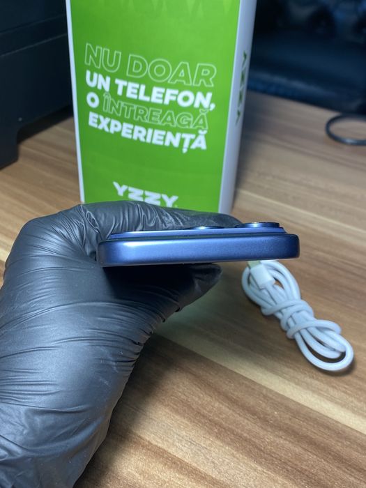 iPhone 17 Pro • 512 GB • Deep Blue