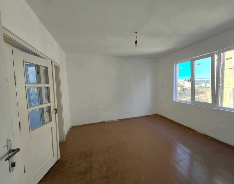 Продава се Къща в Разград, Център - 192 кв.м за 651 €/кв.м - Снимка #13